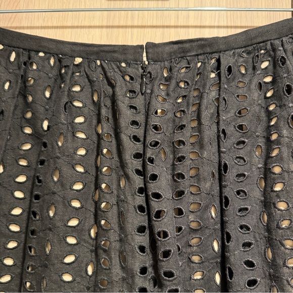 Michael Kors Black Eyelet Linen A Line Skirt - Size 10 - Picture 4 of 8